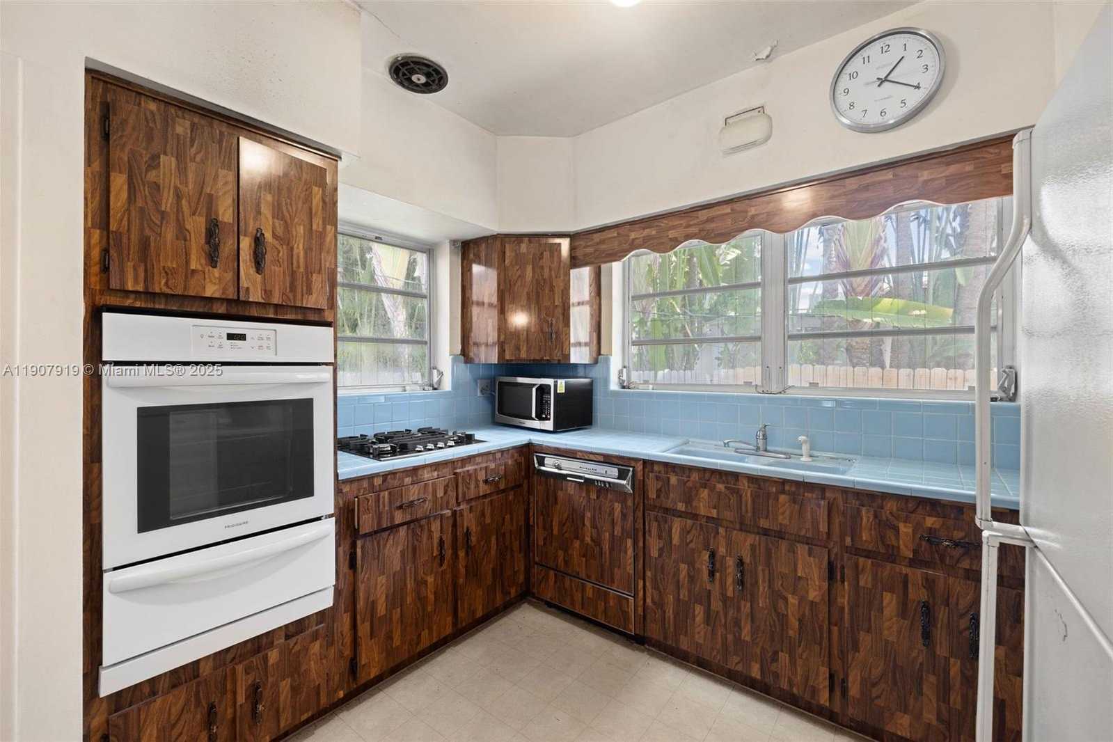 Small Image of 4601 ROYAL PALM AVE, Miami Beach Number 7