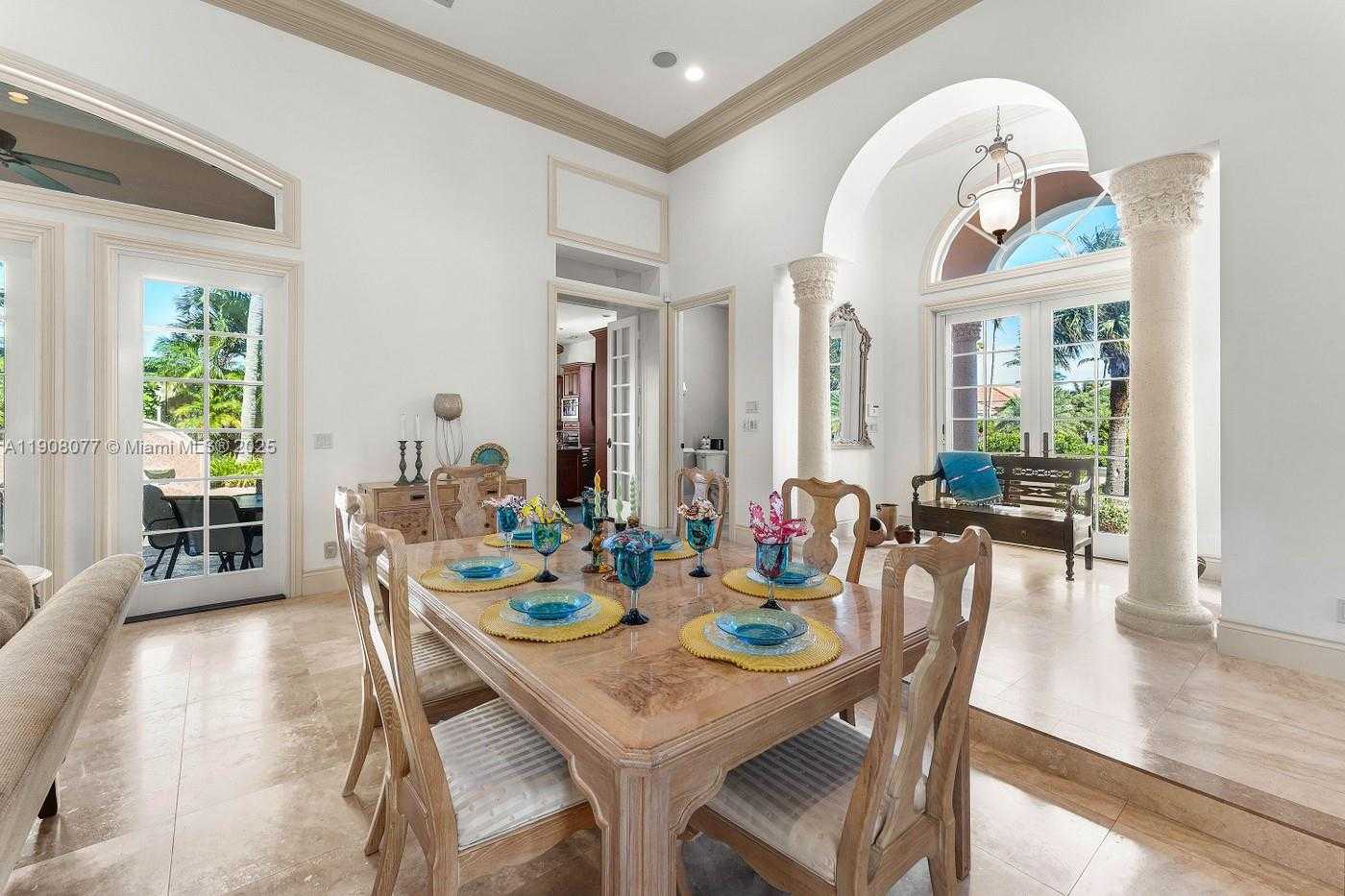 Small Image of 705 OCEAN DR, Juno Beach Number 11