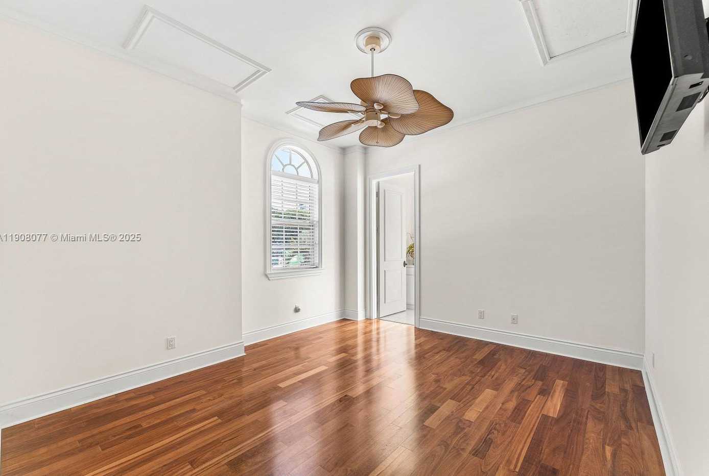 Small Image of 705 OCEAN DR, Juno Beach Number 15