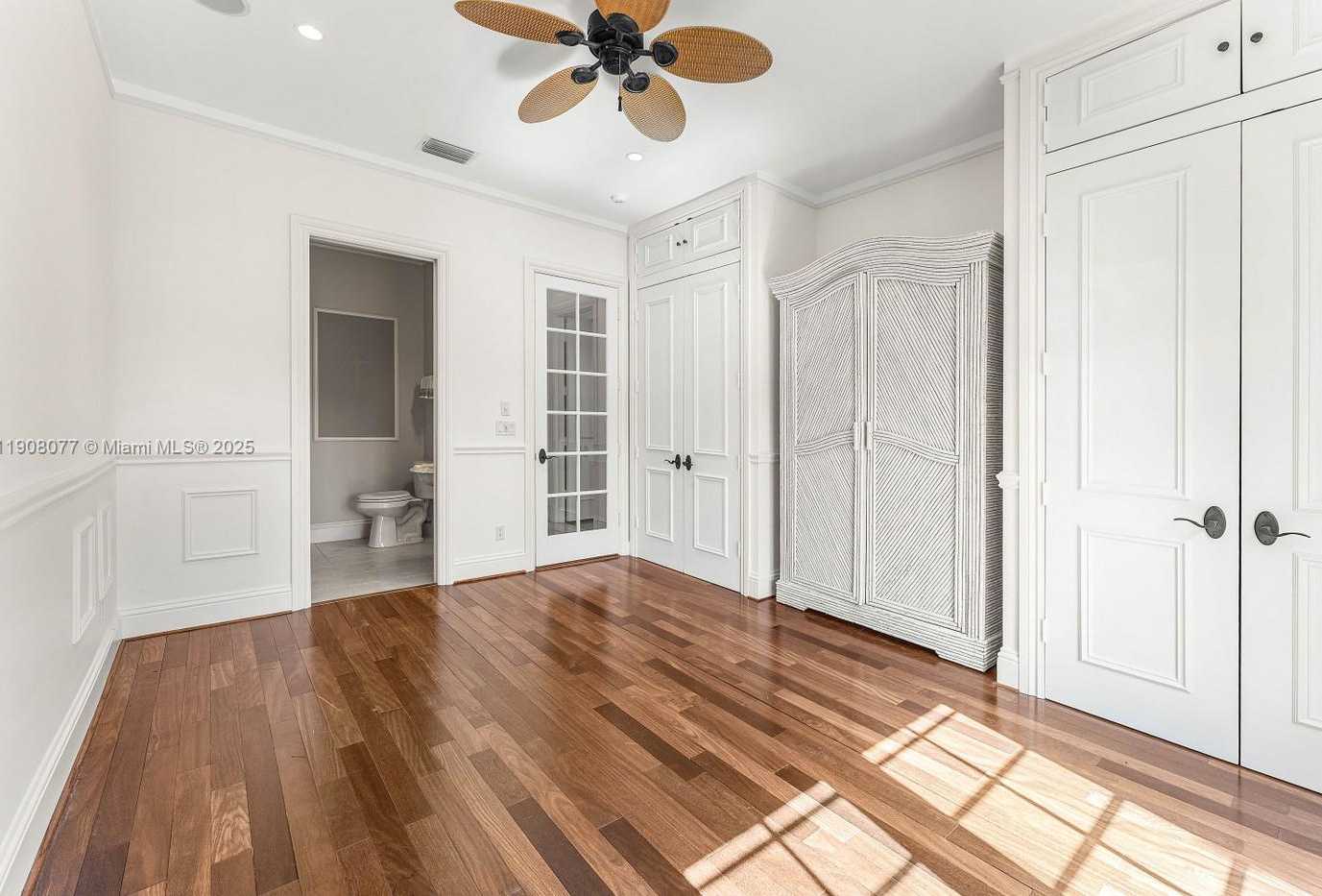 Small Image of 705 OCEAN DR, Juno Beach Number 16