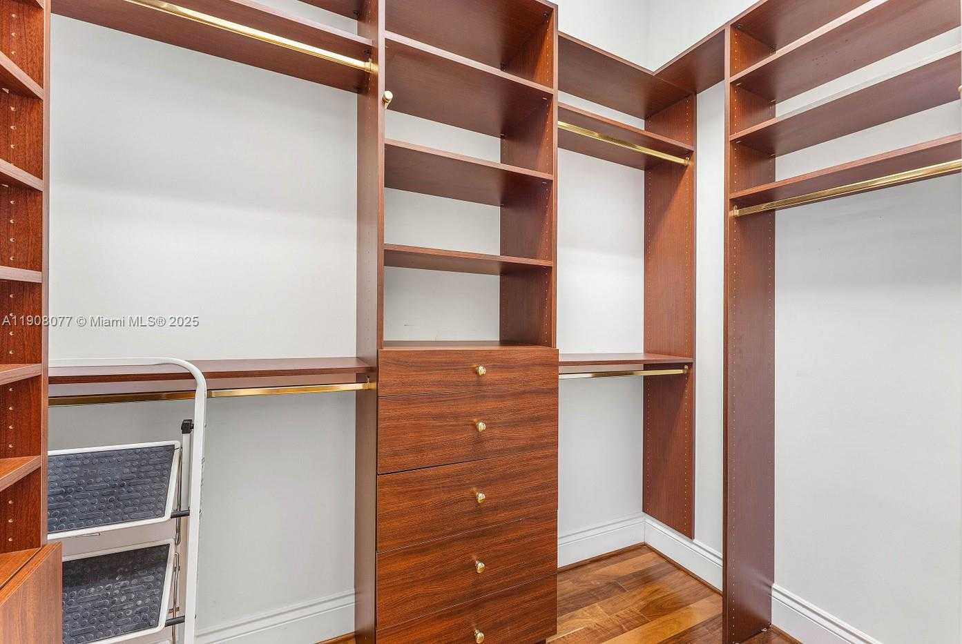 Small Image of 705 OCEAN DR, Juno Beach Number 19