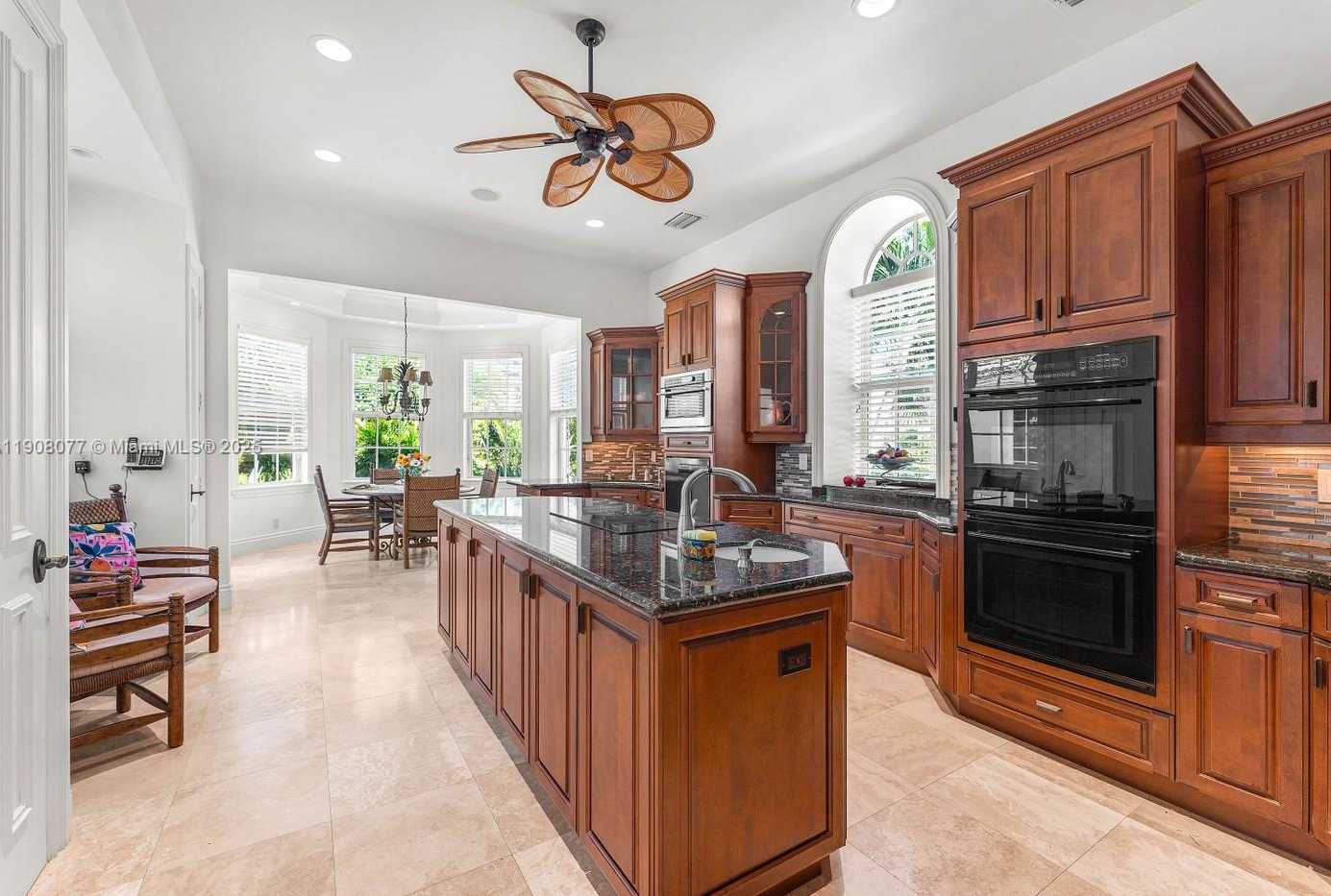 Small Image of 705 OCEAN DR, Juno Beach Number 26