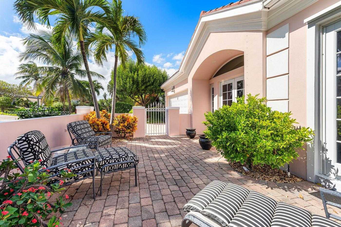 Small Image of 705 OCEAN DR, Juno Beach Number 31