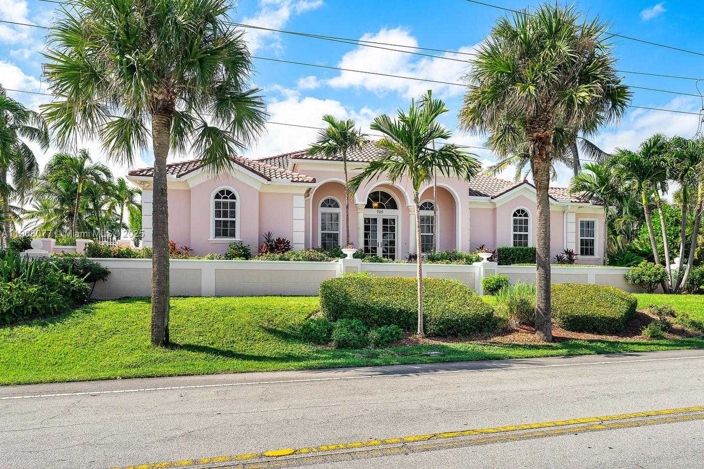 Small Image of 705 OCEAN DR, Juno Beach Number 35