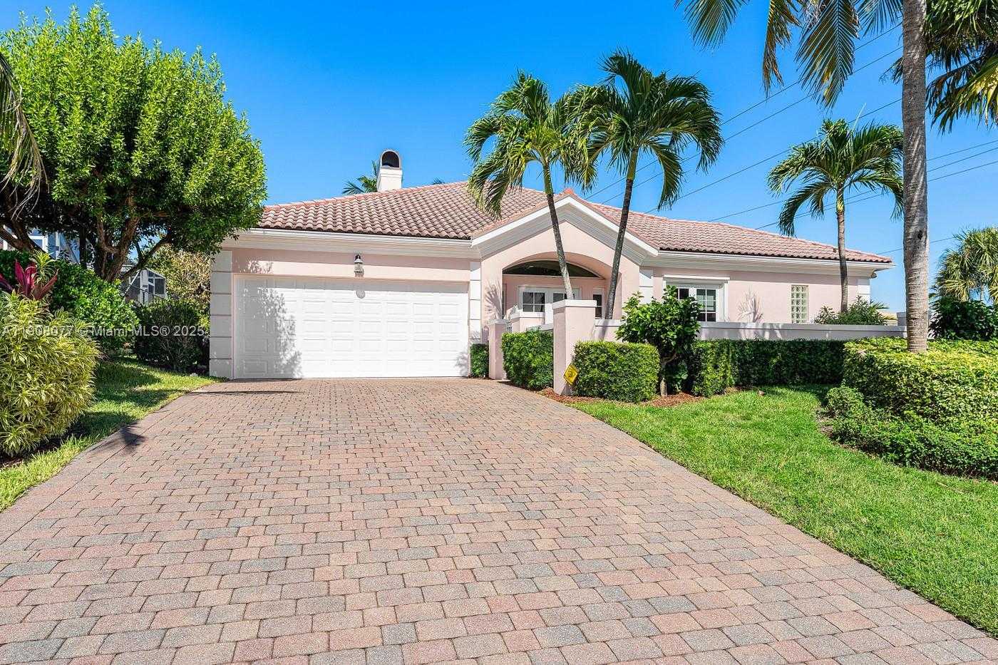 Small Image of 705 OCEAN DR, Juno Beach Number 36