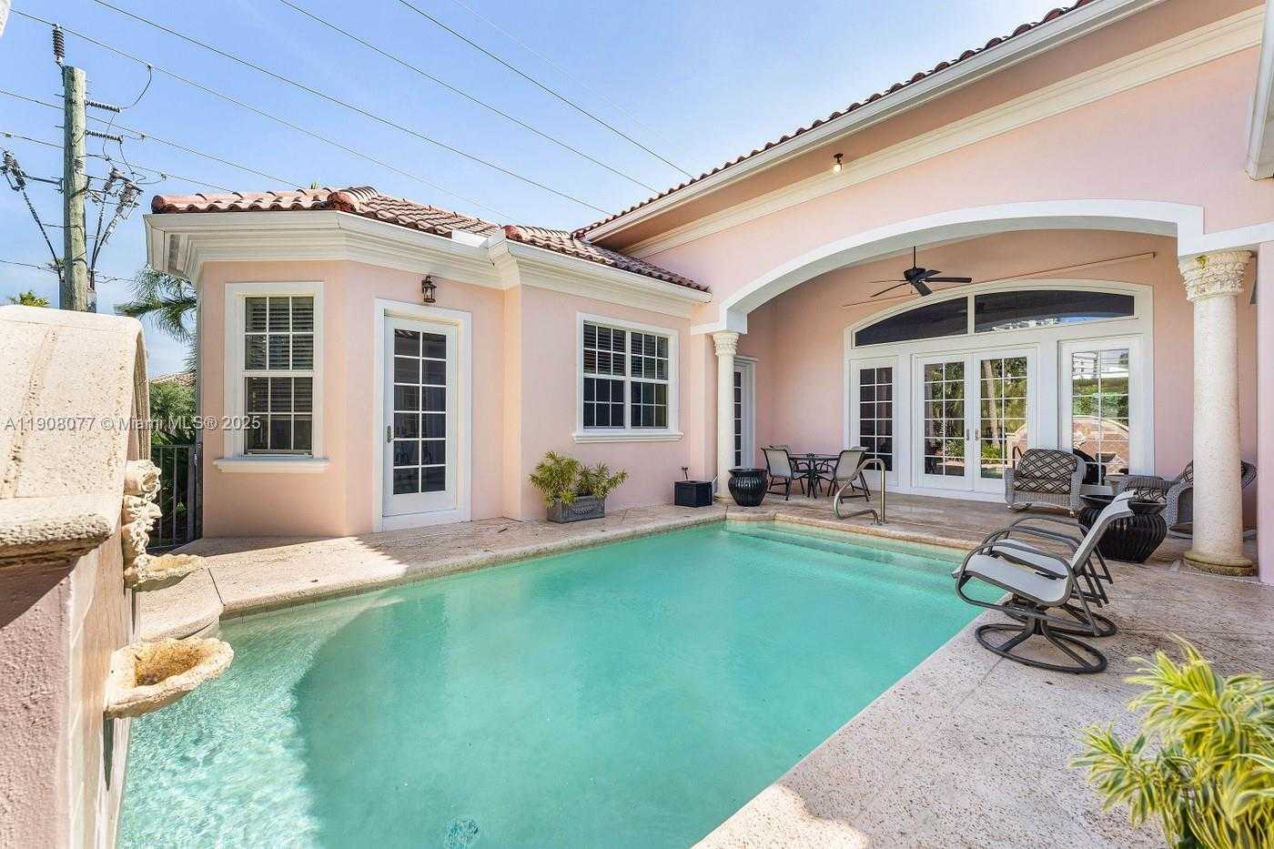 Small Image of 705 OCEAN DR, Juno Beach Number 37