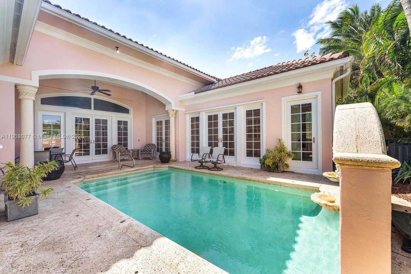 Small Image of 705 OCEAN DR, Juno Beach Number 38