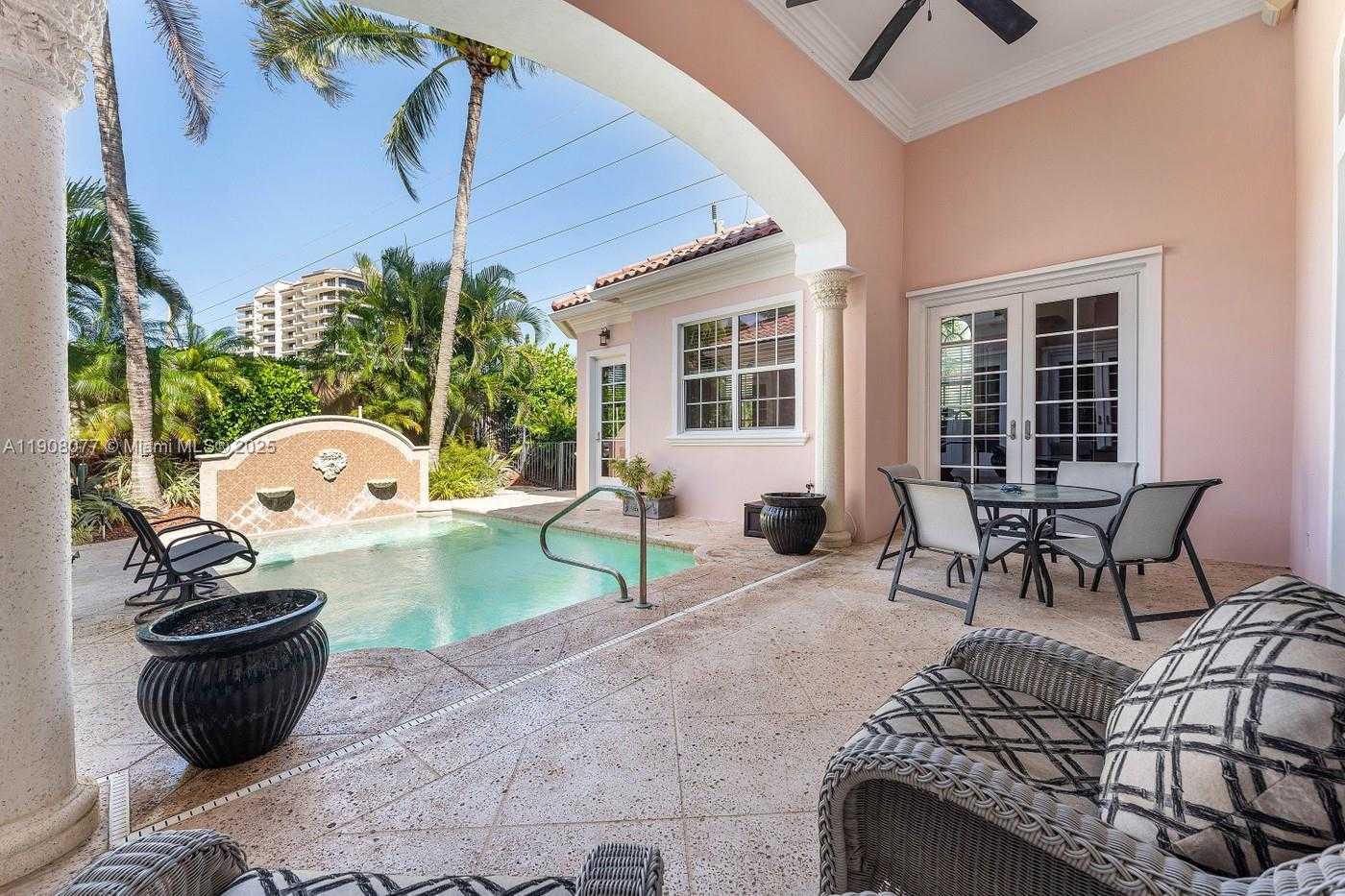 Small Image of 705 OCEAN DR, Juno Beach Number 44