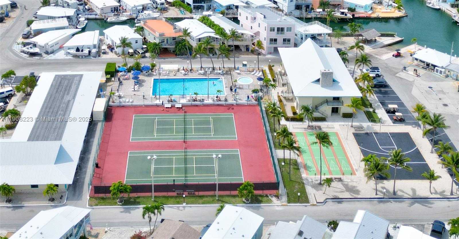 Small Image of 65821 OVERSEAS HWY #98, Long Key Number 36