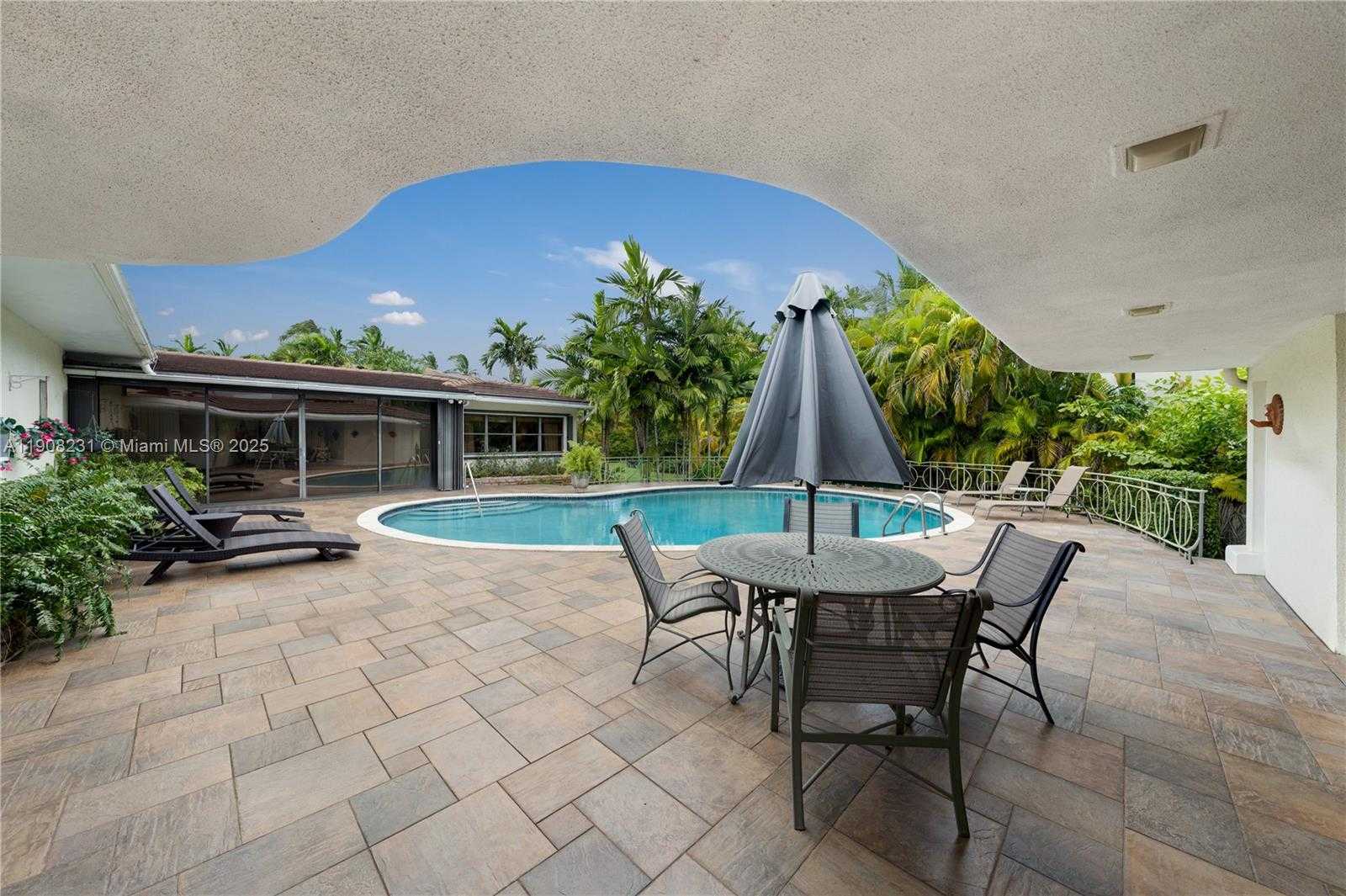 Small Image of 145 HARBOUR WAY, Bal Harbour Number 12