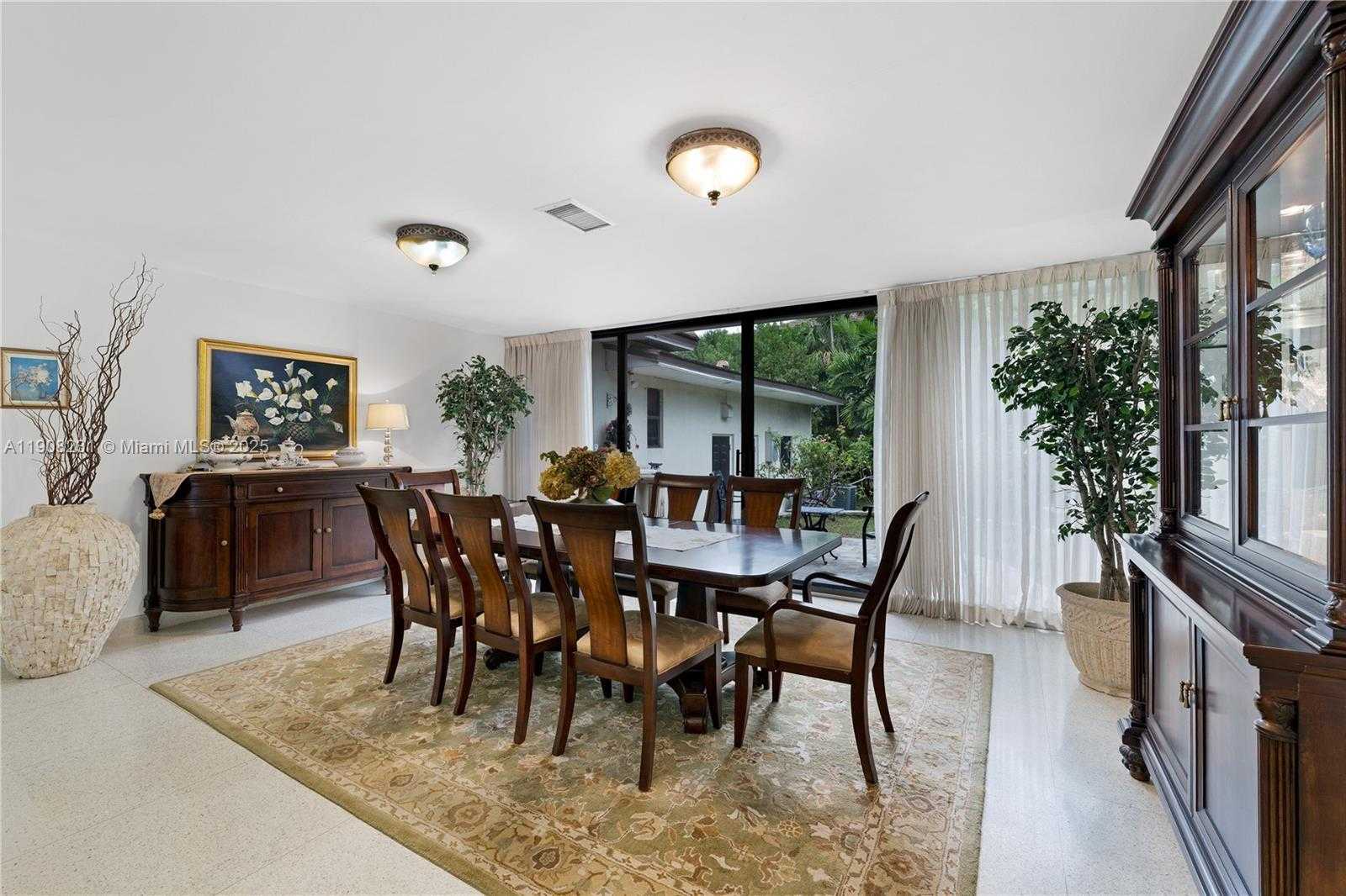 Small Image of 145 HARBOUR WAY, Bal Harbour Number 18