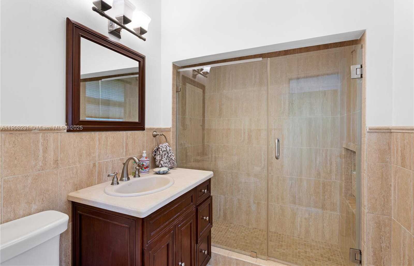 Small Image of 145 HARBOUR WAY, Bal Harbour Number 31