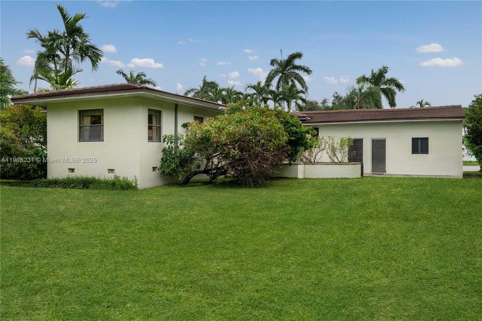 Small Image of 145 HARBOUR WAY, Bal Harbour Number 35