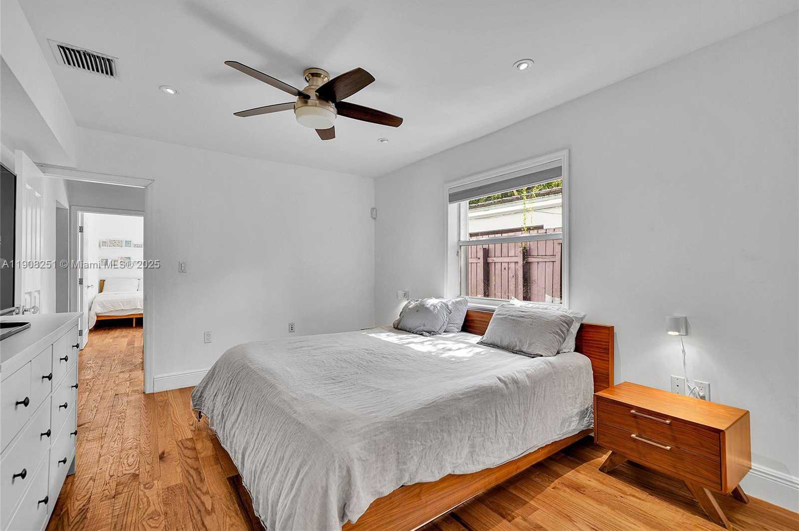 Small Image of 4150 VENTURA AVE, Miami Number 14