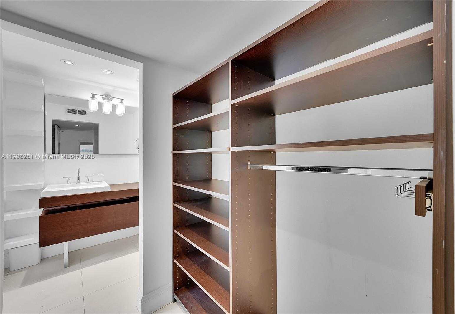 Small Image of 4150 VENTURA AVE, Miami Number 16