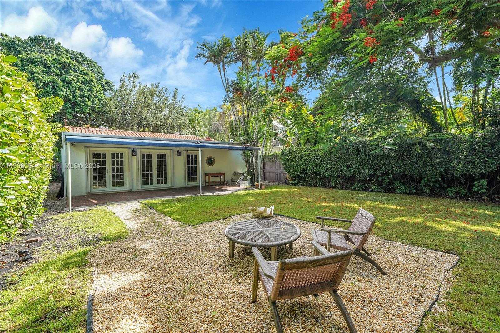 Small Image of 4150 VENTURA AVE, Miami Number 23