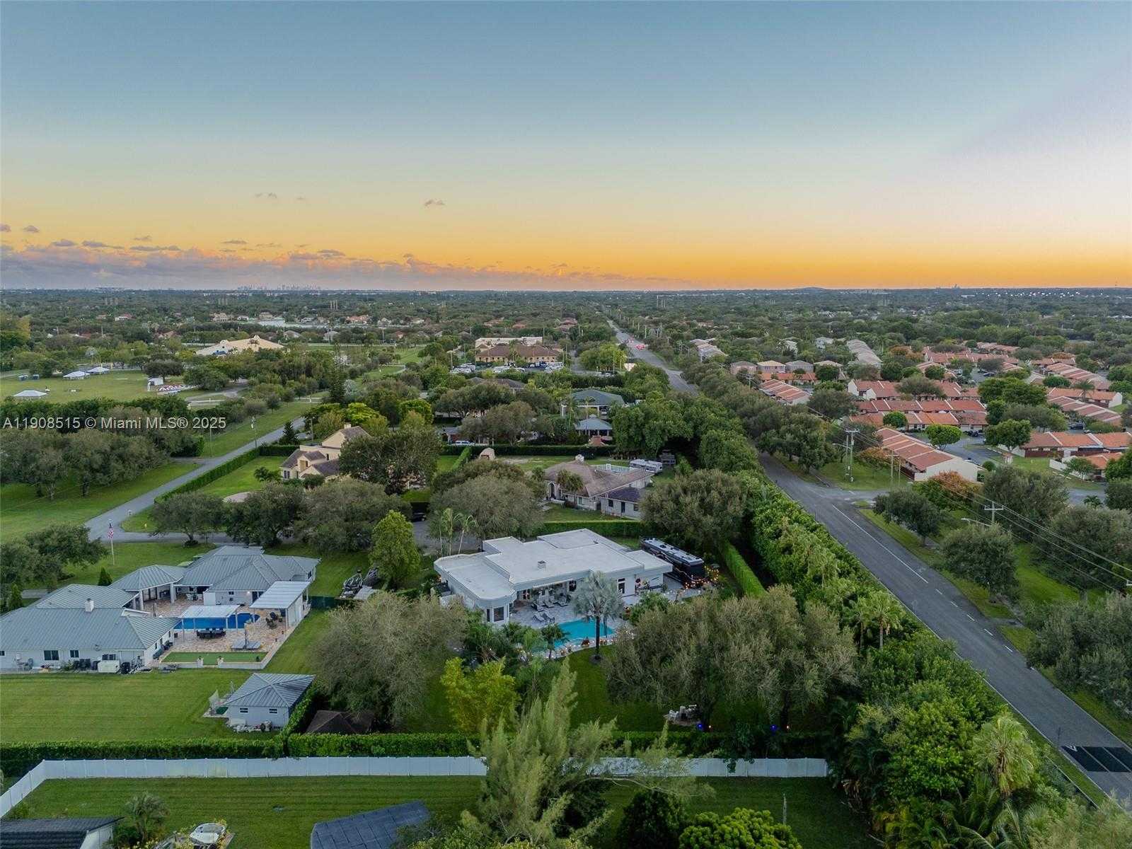 Small Image of 11135 SOUTH WEST 57TH CT, Cooper City Number 29