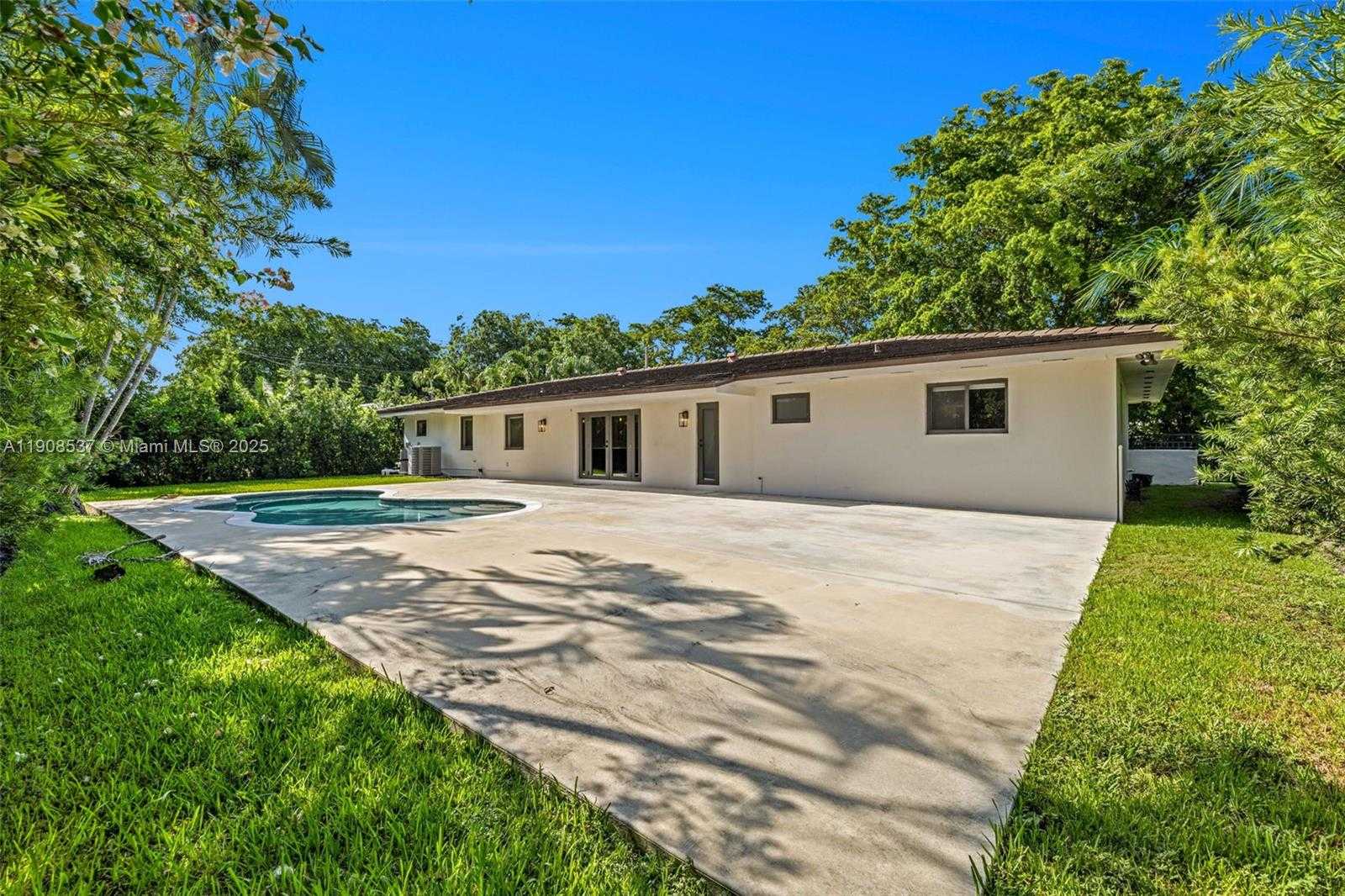 Small Image of 1460 CAMPAMENTO AVE, Coral Gables Number 20