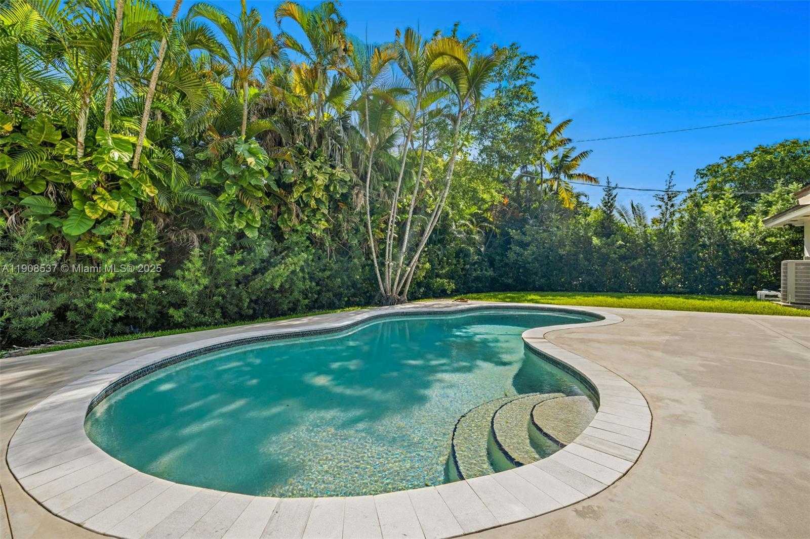 Small Image of 1460 CAMPAMENTO AVE, Coral Gables Number 21