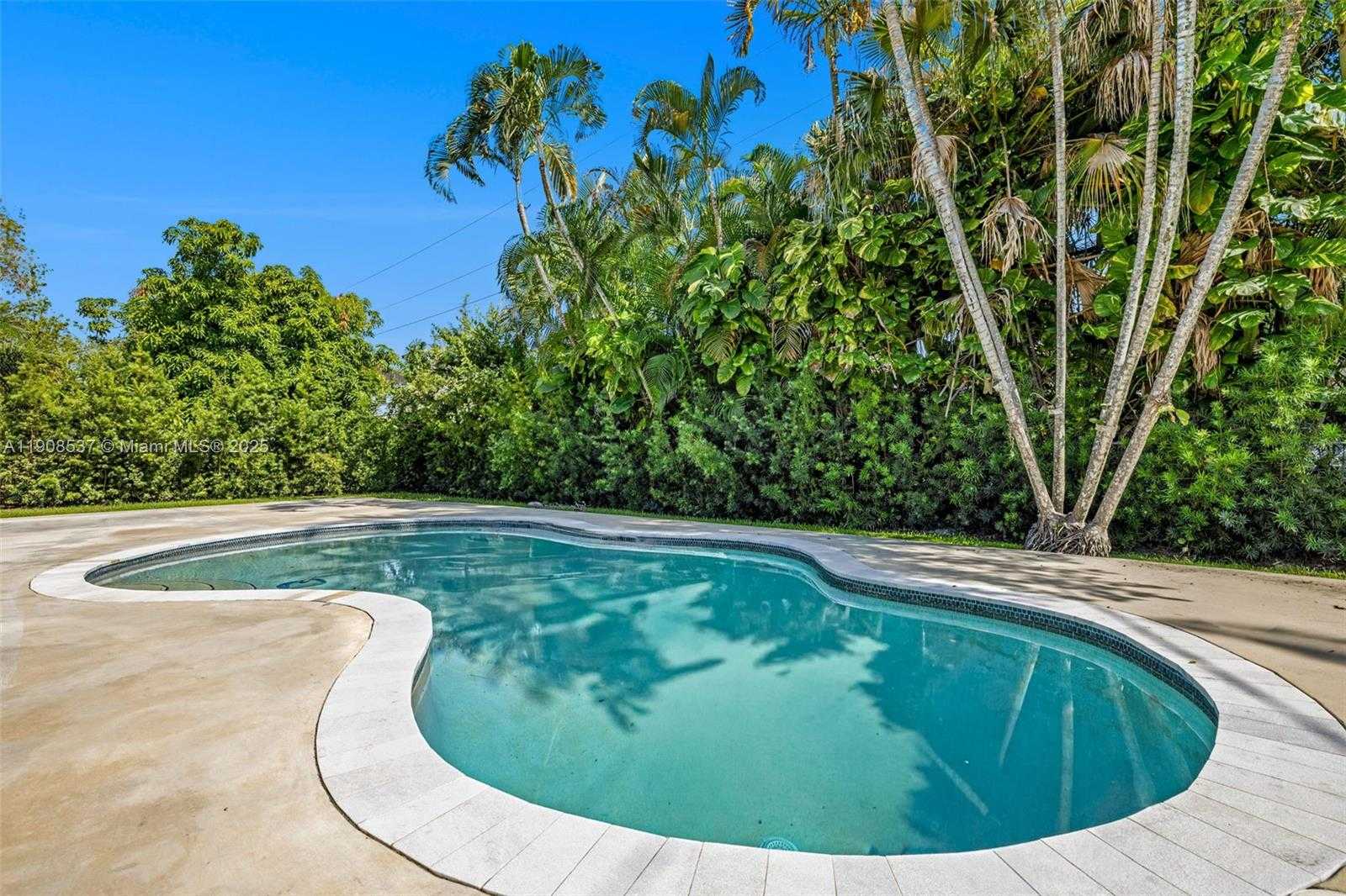 Small Image of 1460 CAMPAMENTO AVE, Coral Gables Number 22