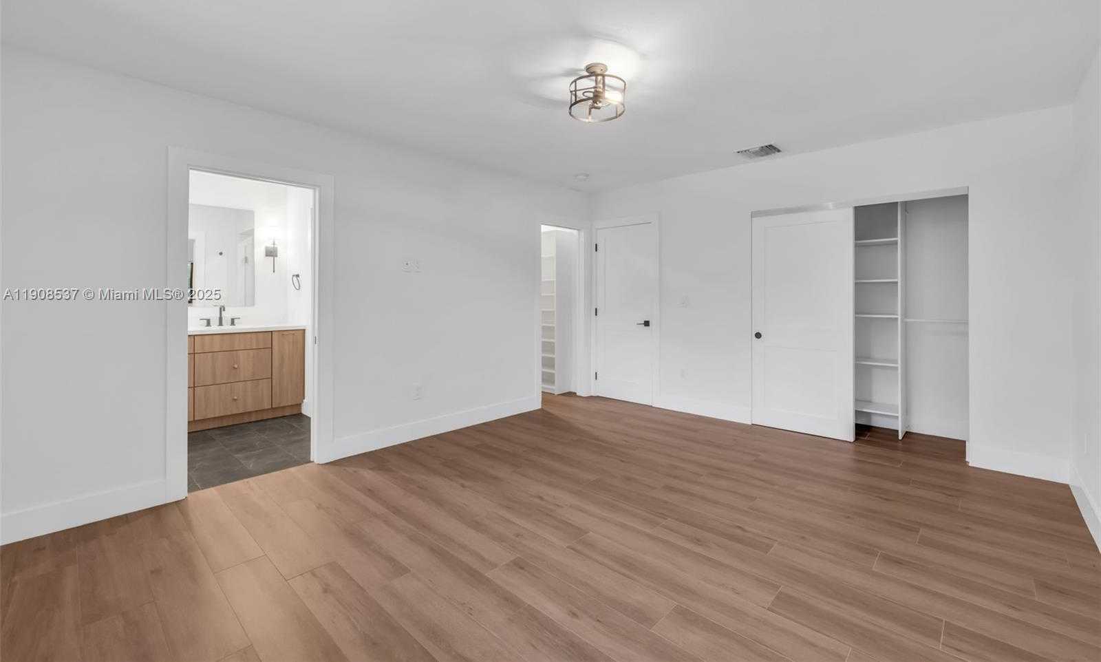 Small Image of 1460 CAMPAMENTO AVE, Coral Gables Number 36