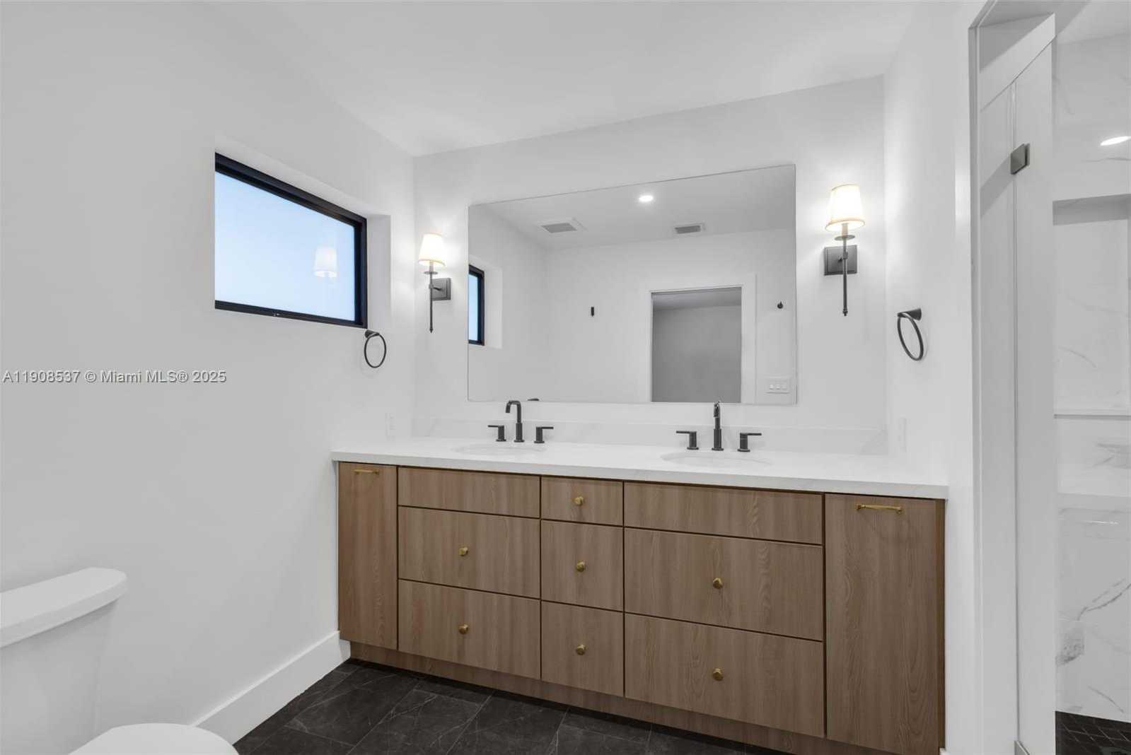 Small Image of 1460 CAMPAMENTO AVE, Coral Gables Number 39