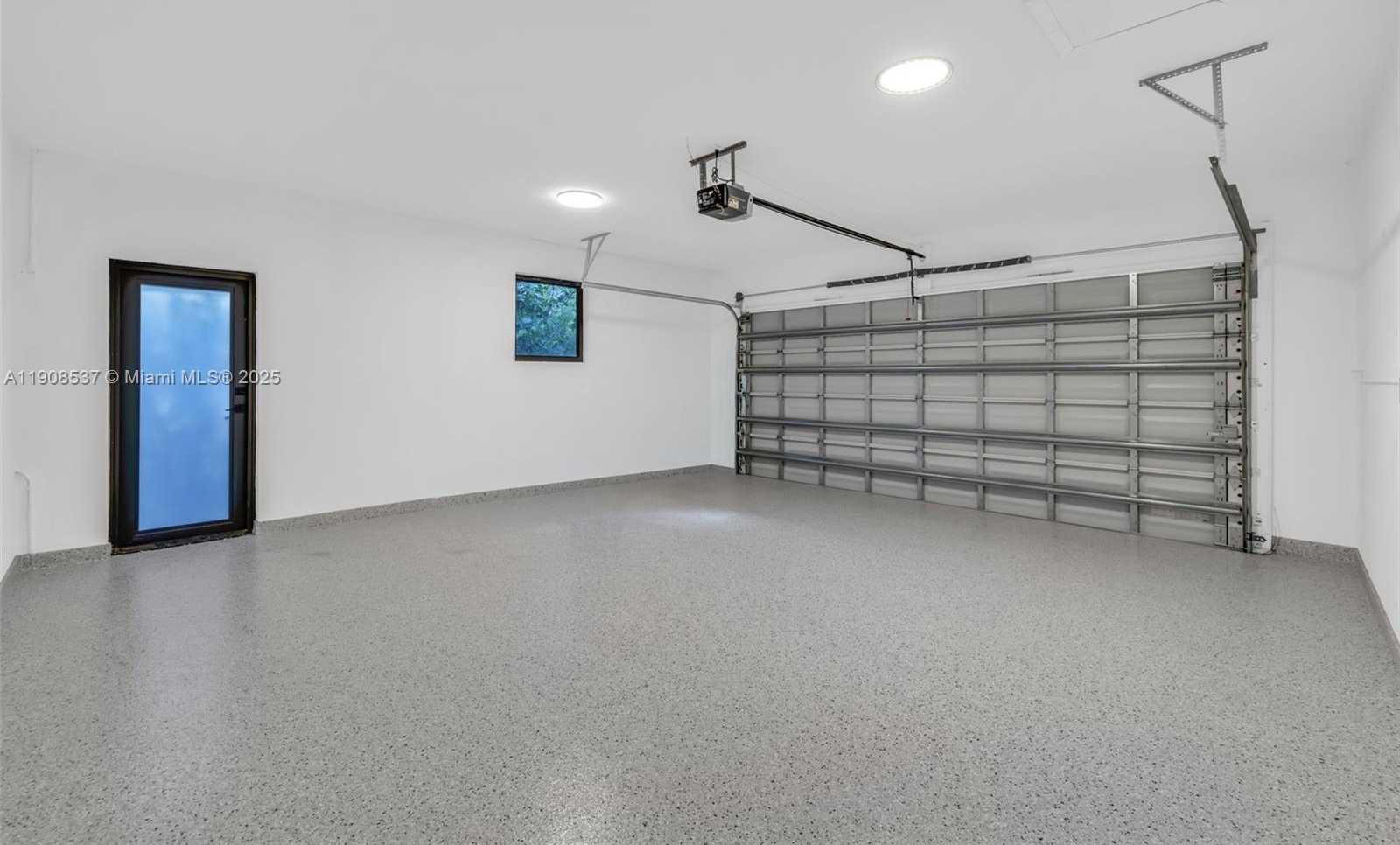 Small Image of 1460 CAMPAMENTO AVE, Coral Gables Number 42