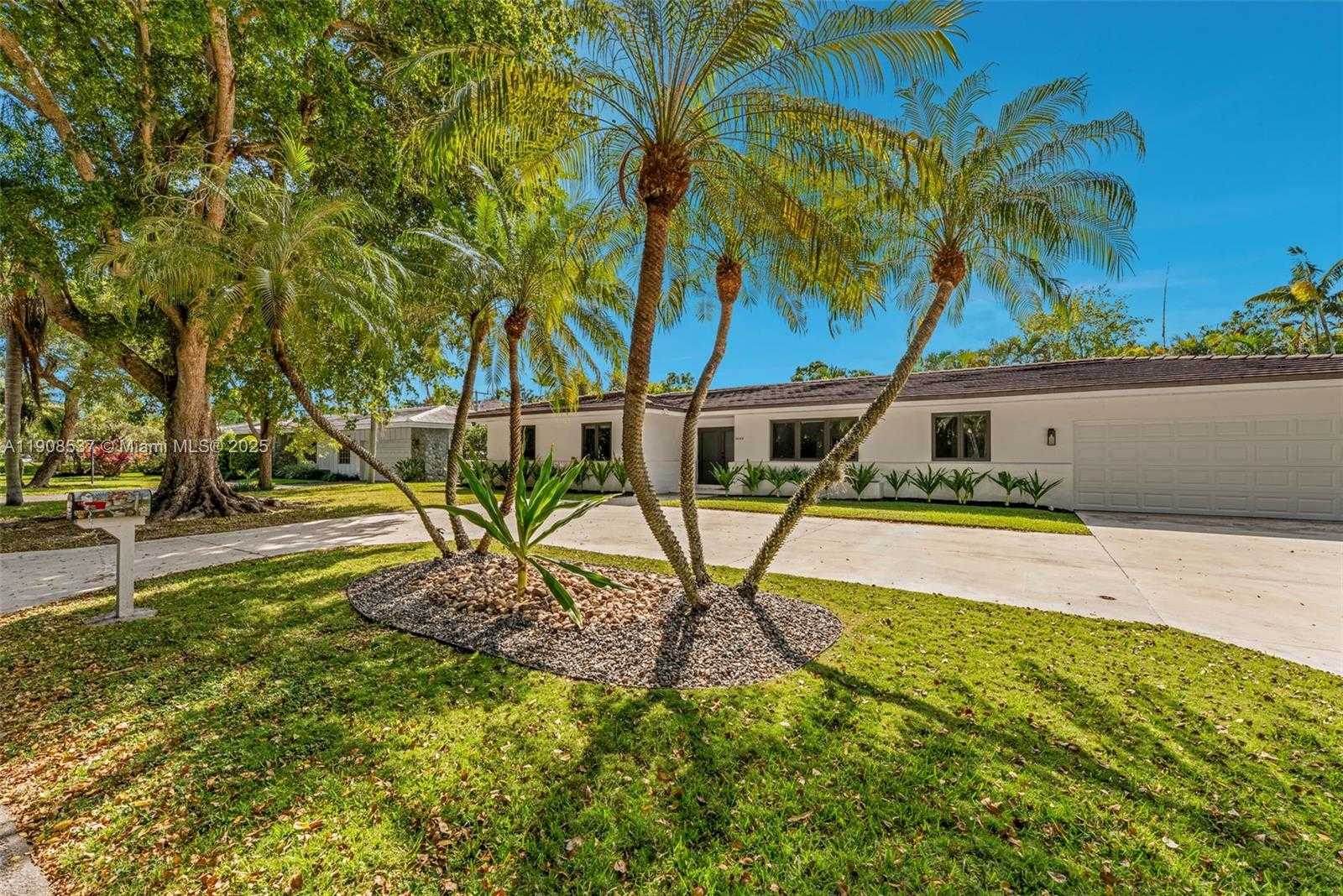 Small Image of 1460 CAMPAMENTO AVE, Coral Gables Number 6