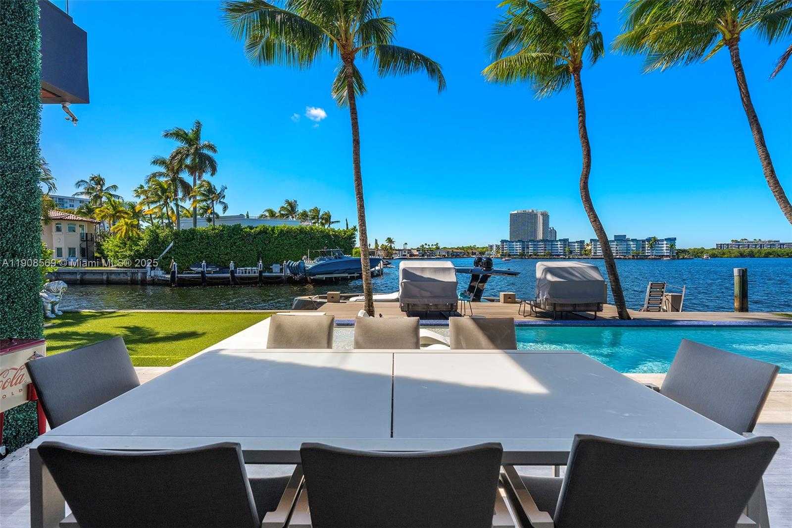 Small Image of 16470 NORTH EAST 30TH AVE, North Miami Beach Number 32