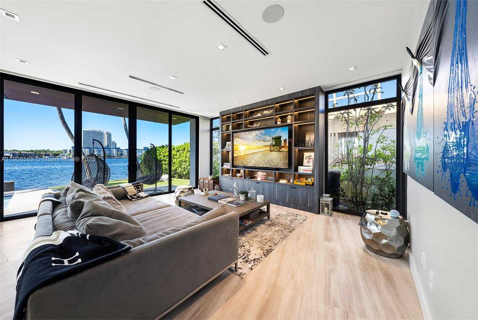 Small Image of 16470 NORTH EAST 30TH AVE, North Miami Beach Number 37