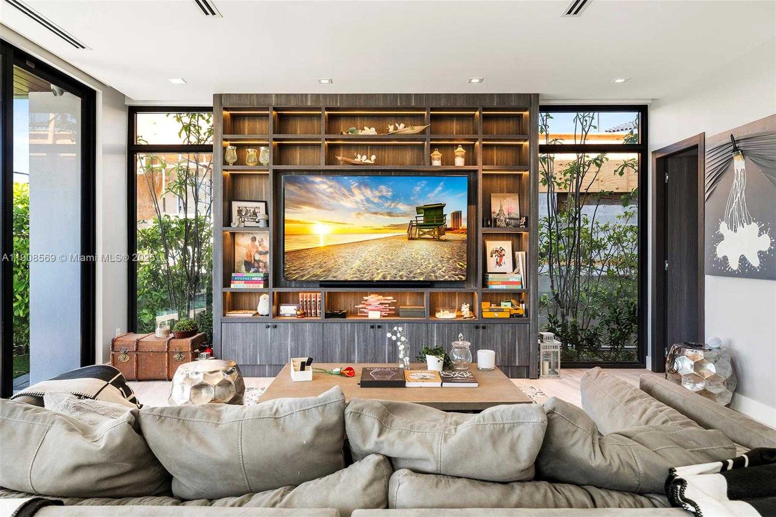 Small Image of 16470 NORTH EAST 30TH AVE, North Miami Beach Number 38