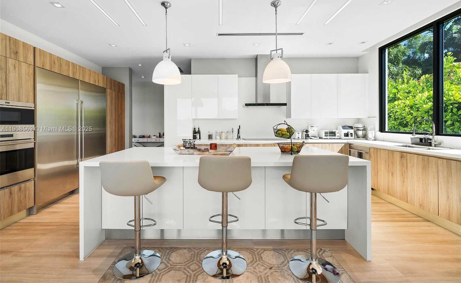 Small Image of 16470 NORTH EAST 30TH AVE, North Miami Beach Number 39