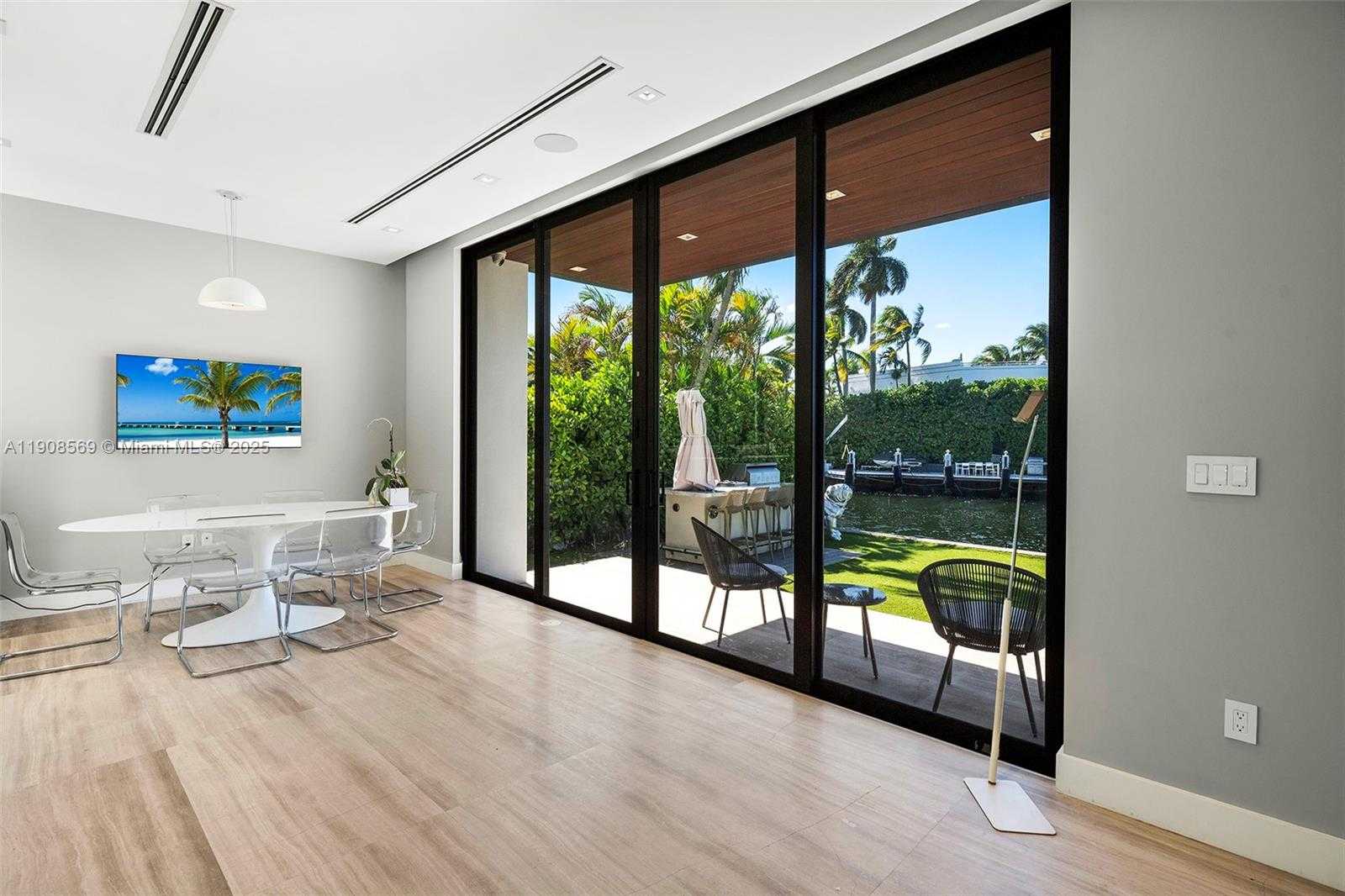 Small Image of 16470 NORTH EAST 30TH AVE, North Miami Beach Number 46