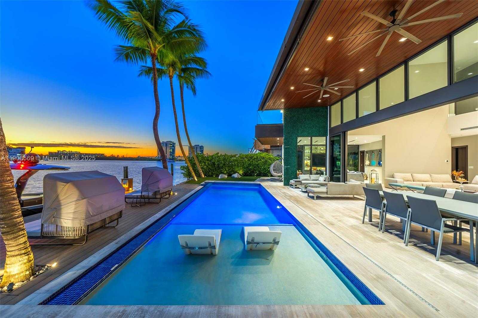 Small Image of 16470 NORTH EAST 30TH AVE, North Miami Beach Number 5