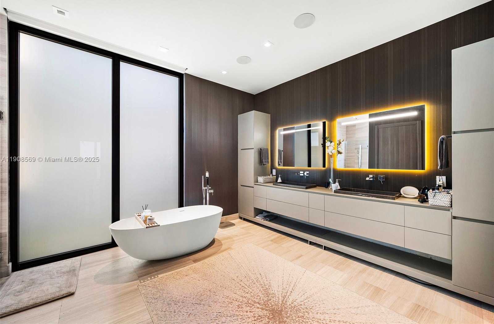 Small Image of 16470 NORTH EAST 30TH AVE, North Miami Beach Number 61