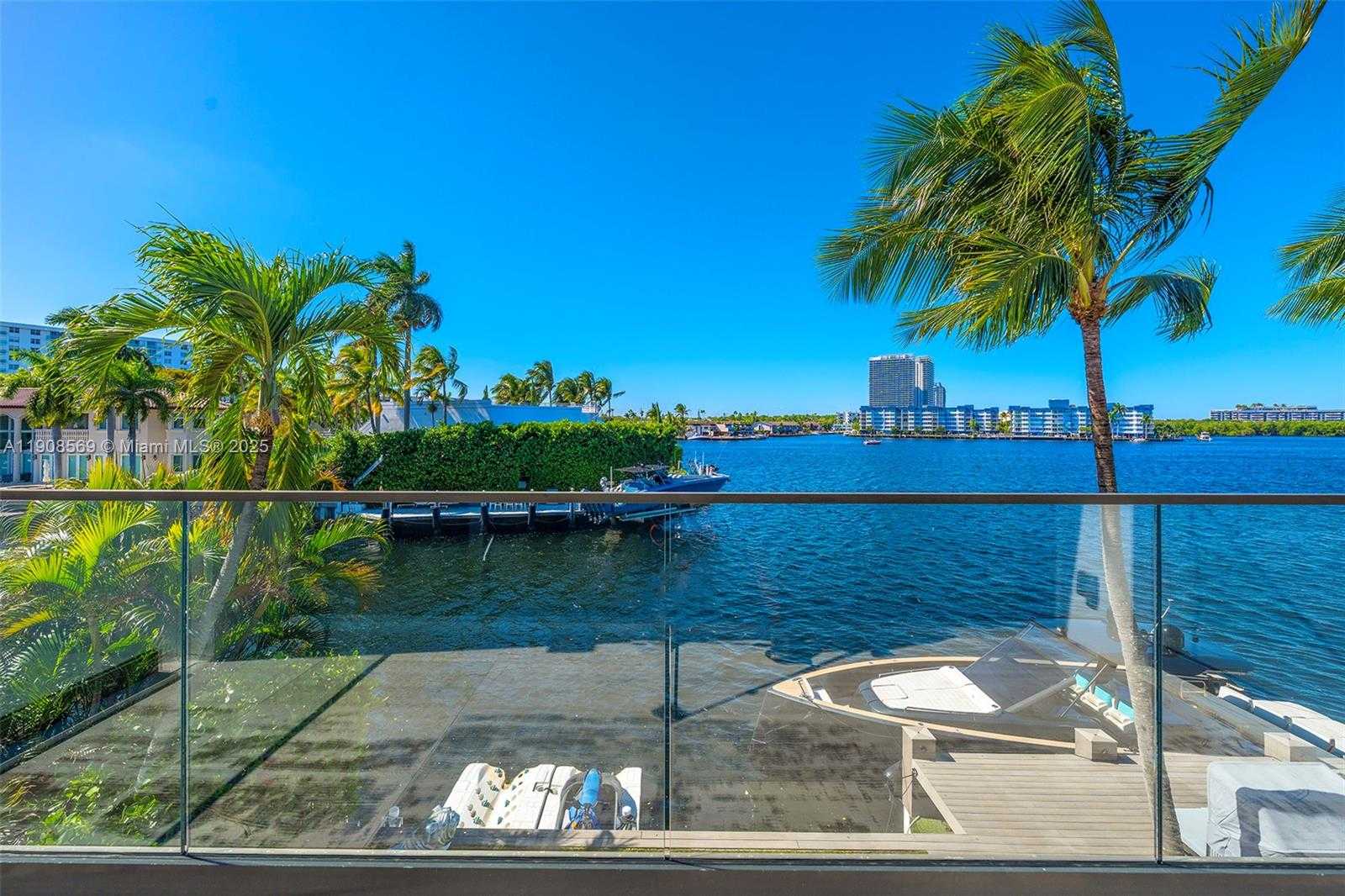 Small Image of 16470 NORTH EAST 30TH AVE, North Miami Beach Number 64