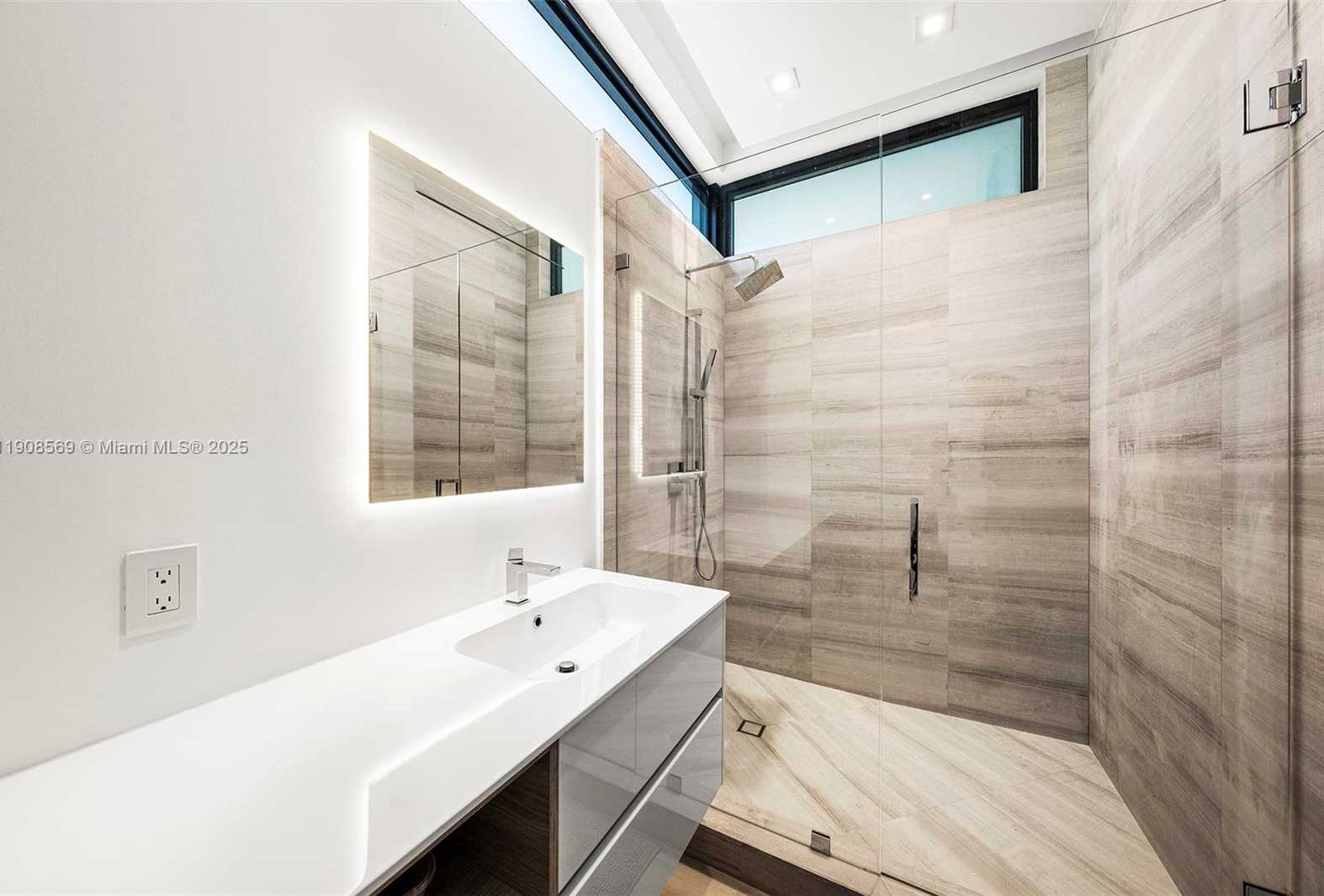 Small Image of 16470 NORTH EAST 30TH AVE, North Miami Beach Number 70