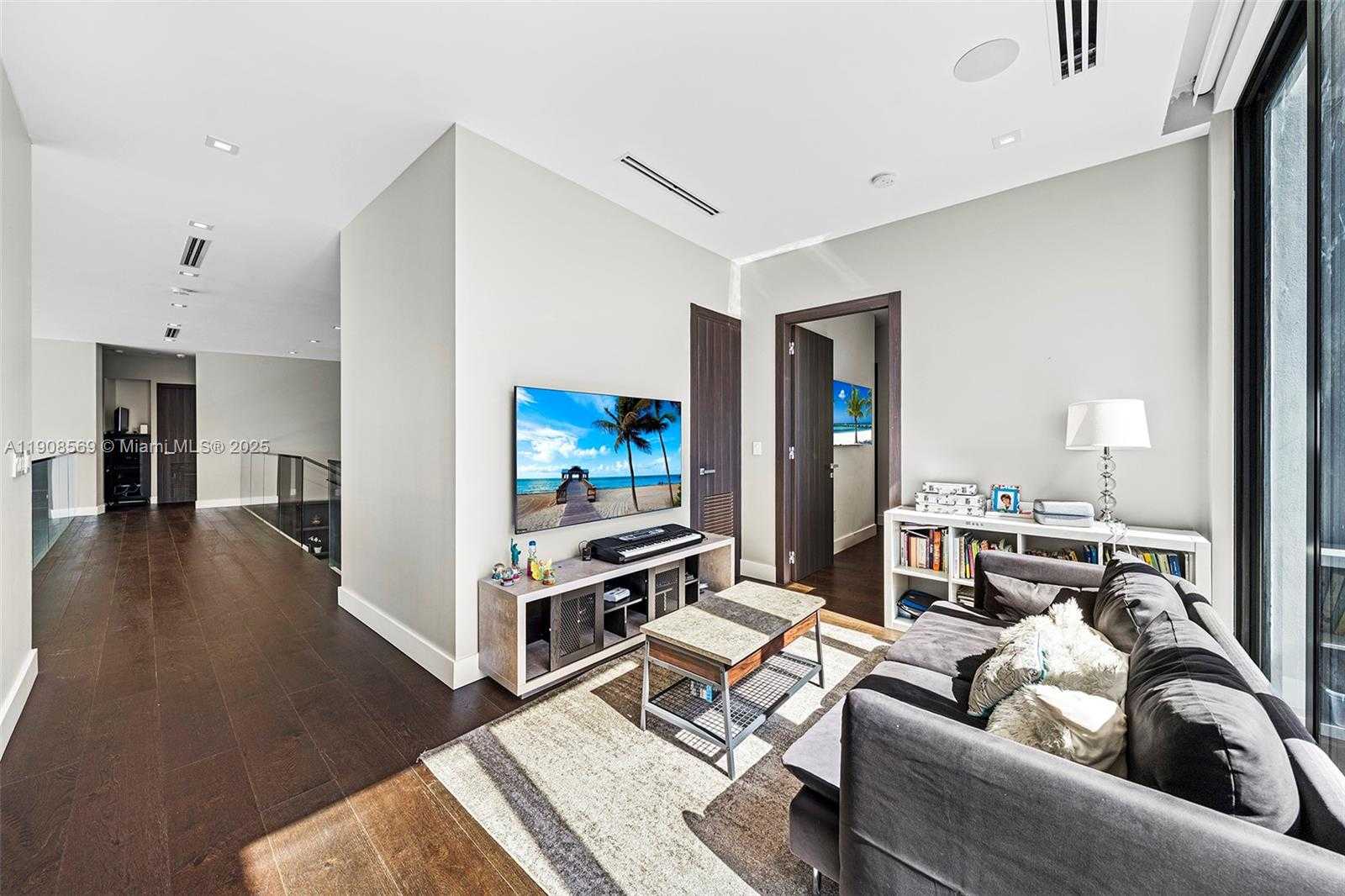 Small Image of 16470 NORTH EAST 30TH AVE, North Miami Beach Number 72