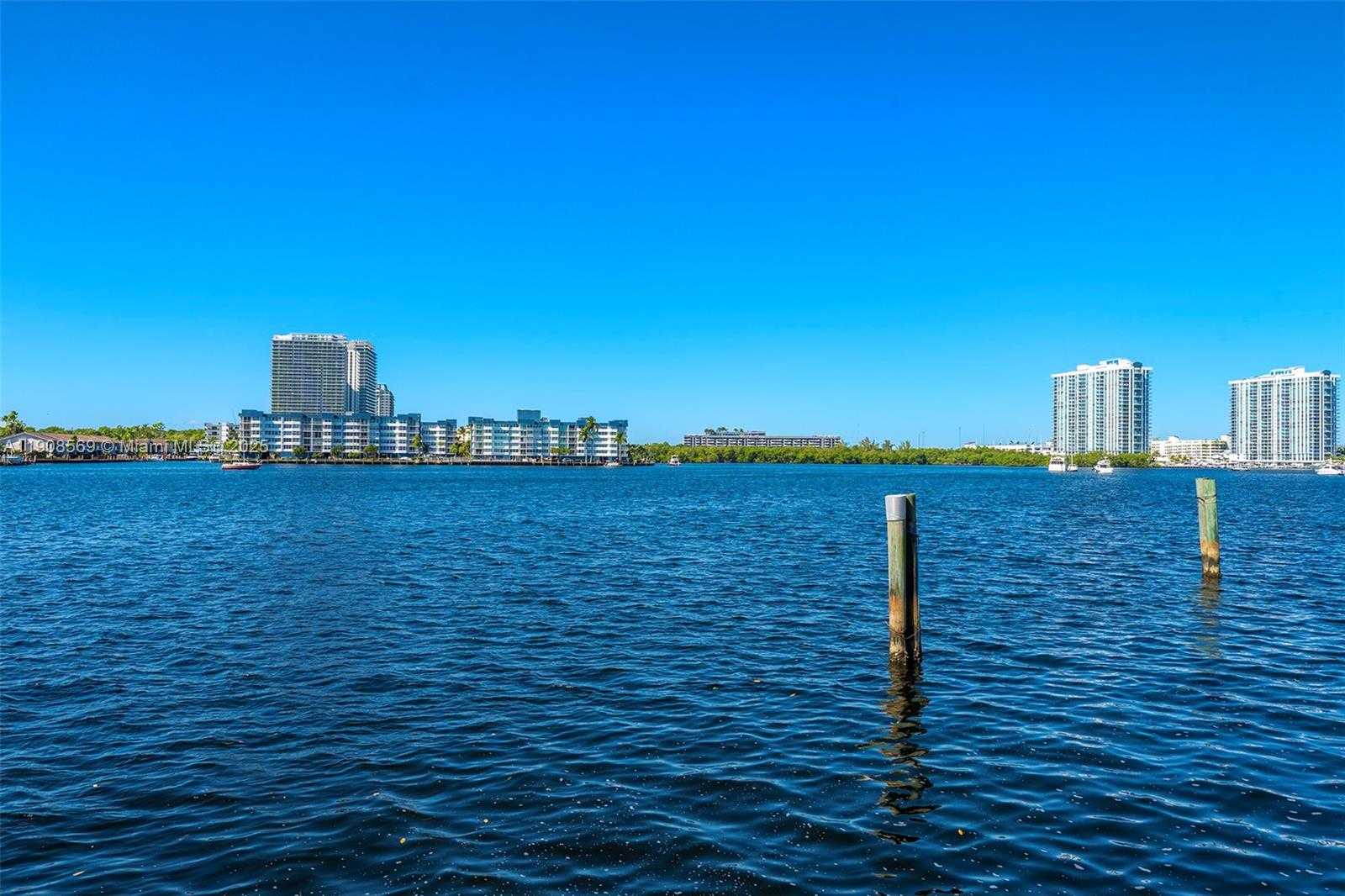 Small Image of 16470 NORTH EAST 30TH AVE, North Miami Beach Number 94