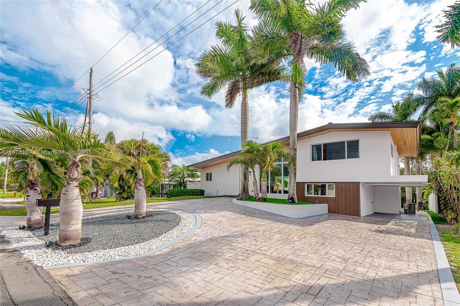 Small Image of 2436 2436 OKEECHOBEE LANE, Fort Lauderdale Number 1