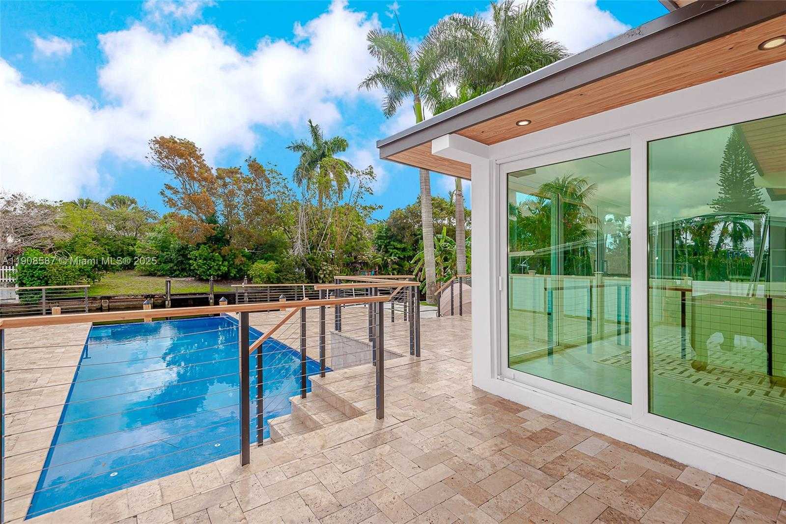 Small Image of 2436 2436 OKEECHOBEE LANE, Fort Lauderdale Number 12