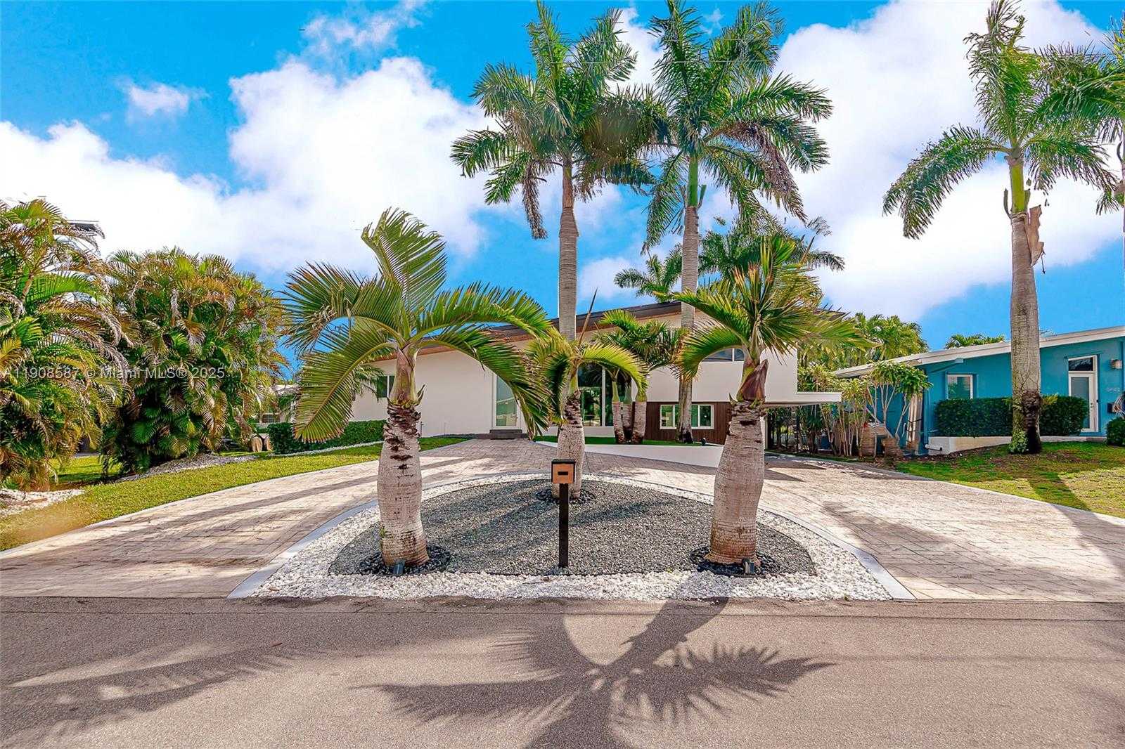 Small Image of 2436 2436 OKEECHOBEE LANE, Fort Lauderdale Number 18