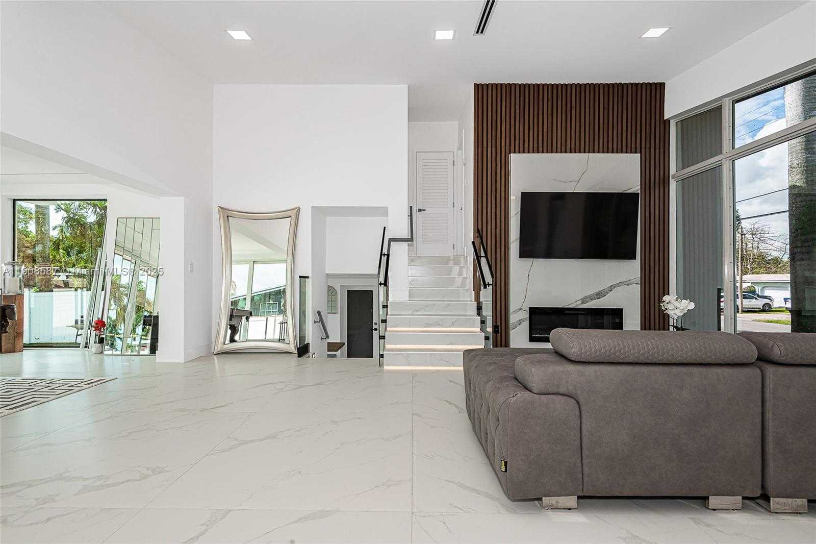 Small Image of 2436 2436 OKEECHOBEE LANE, Fort Lauderdale Number 21