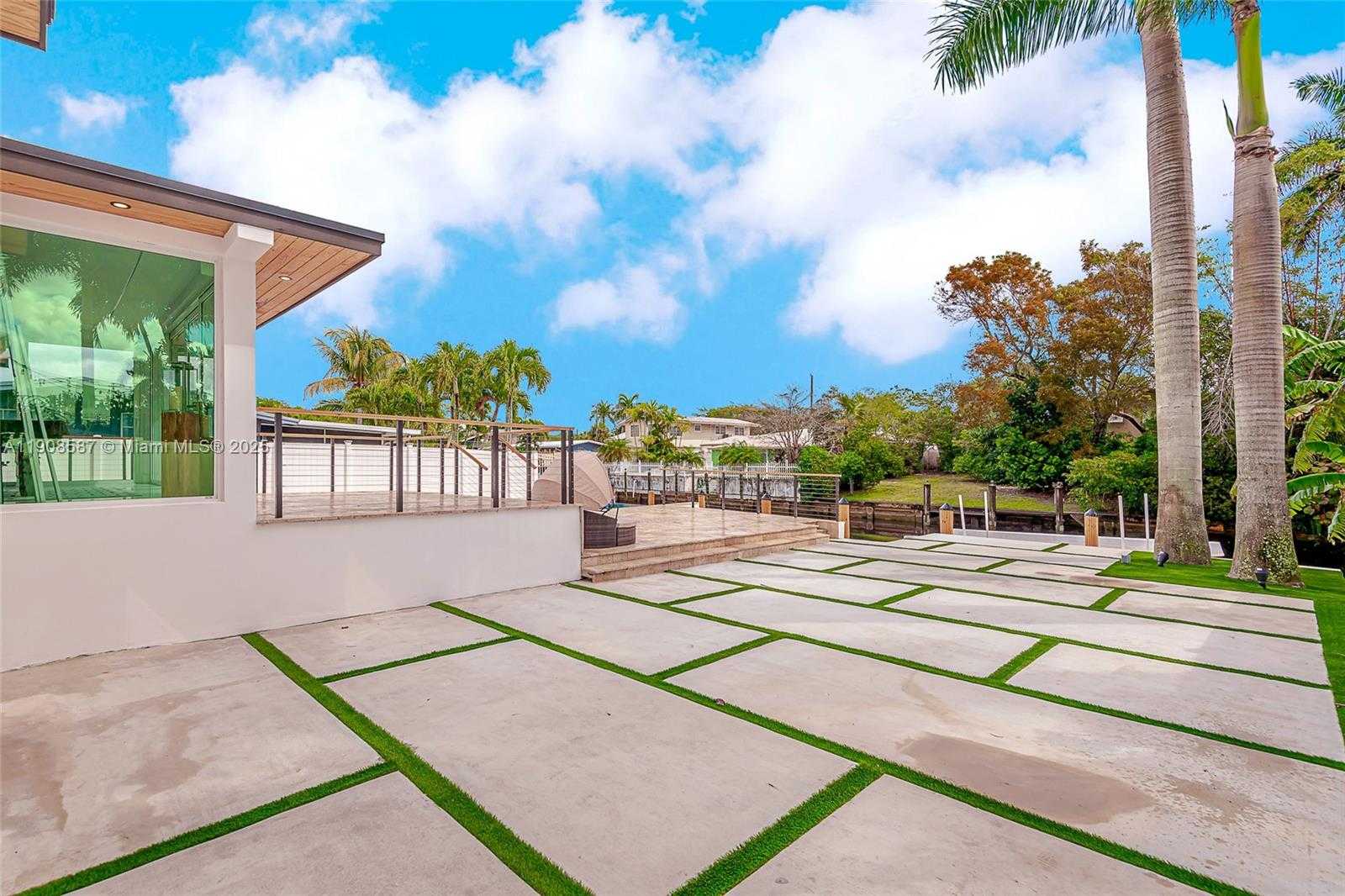 Small Image of 2436 2436 OKEECHOBEE LANE, Fort Lauderdale Number 49