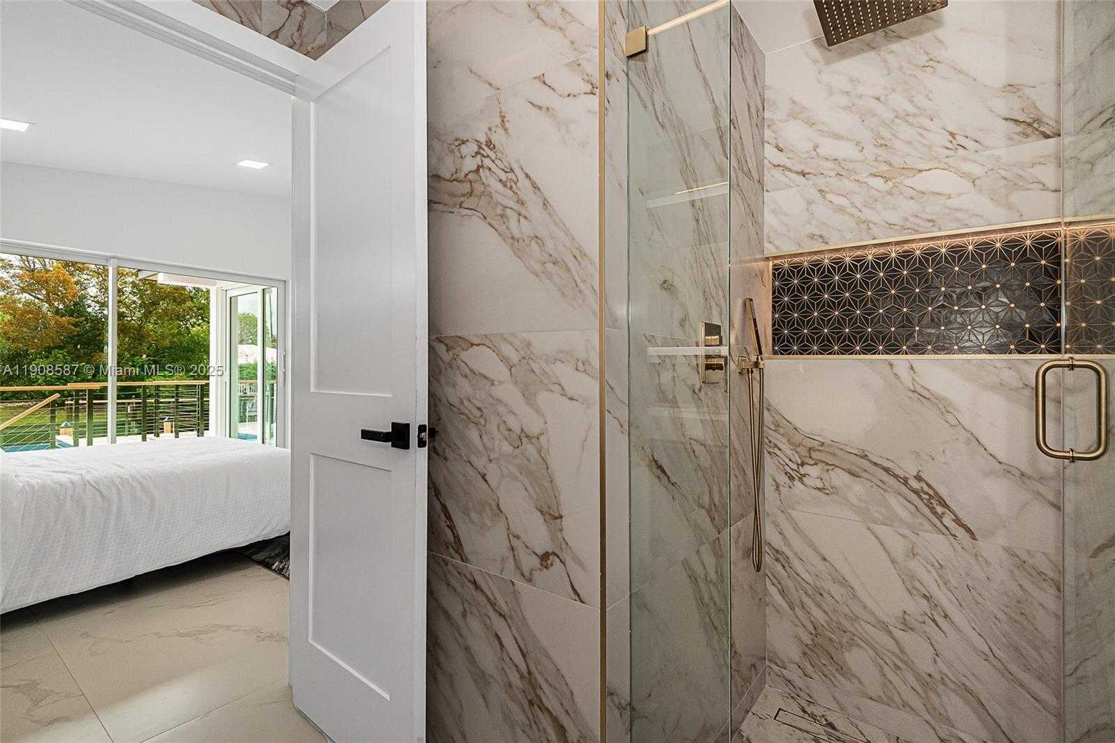 Small Image of 2436 2436 OKEECHOBEE LANE, Fort Lauderdale Number 56