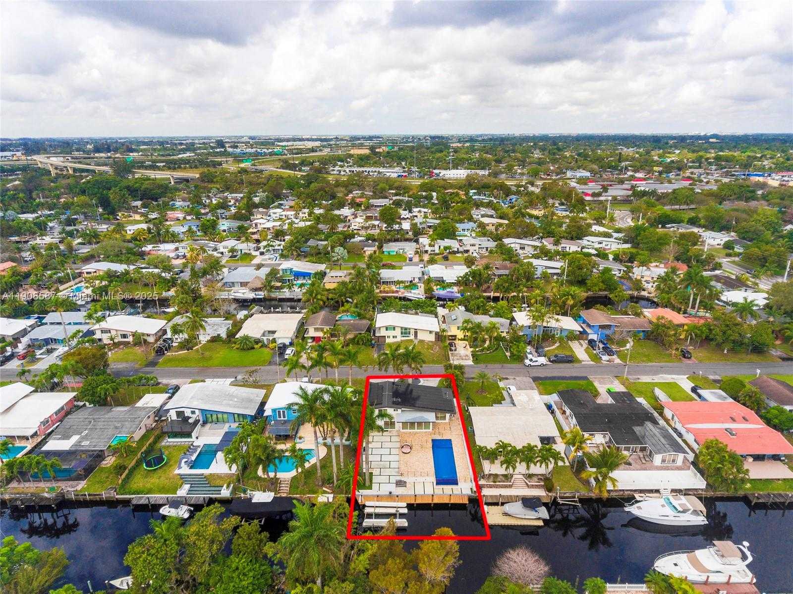 Small Image of 2436 2436 OKEECHOBEE LANE, Fort Lauderdale Number 57