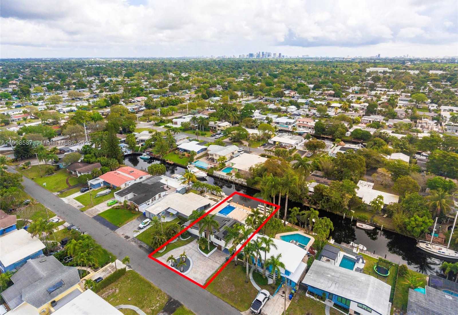 Small Image of 2436 2436 OKEECHOBEE LANE, Fort Lauderdale Number 58