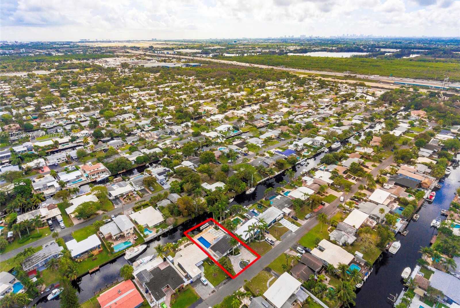 Small Image of 2436 2436 OKEECHOBEE LANE, Fort Lauderdale Number 59