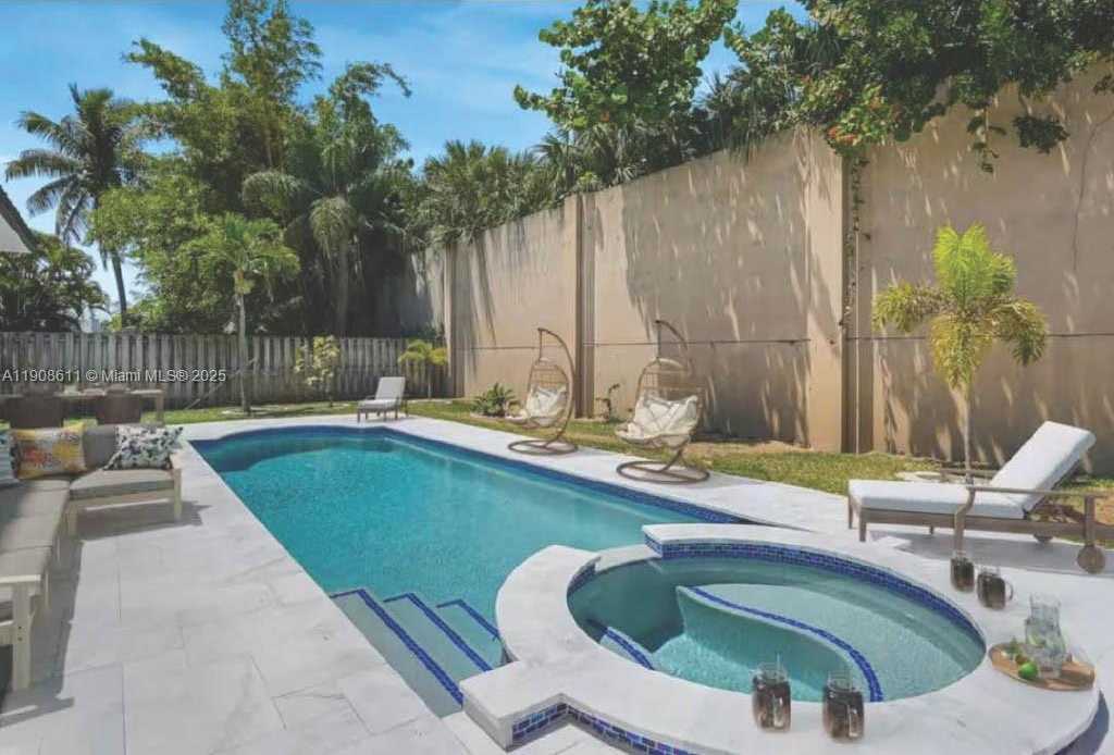 Small Image of 3409 DIANE DR, Boynton Beach Number 2