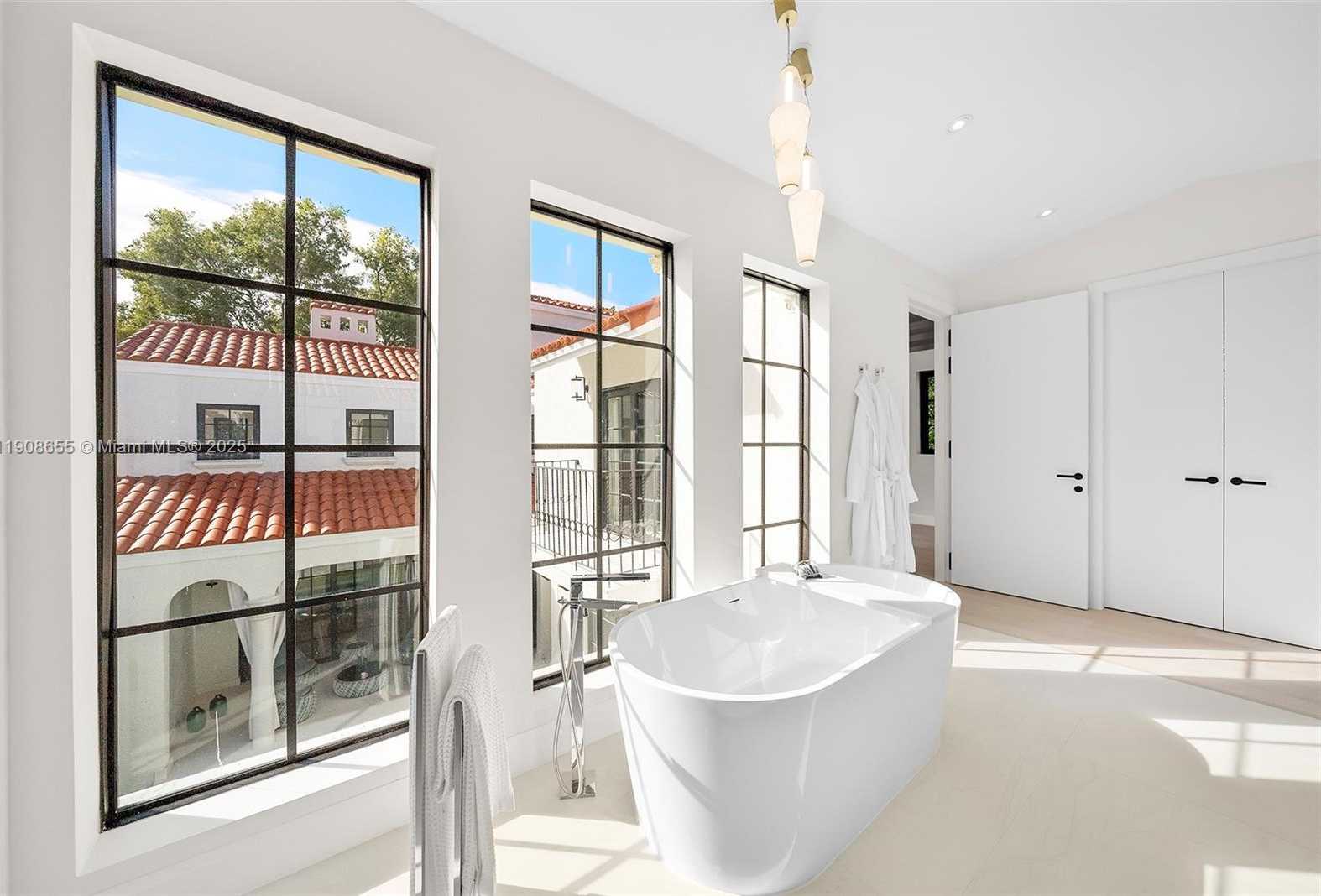 Small Image of 601 NORTH EAST 56TH ST, Miami Number 36